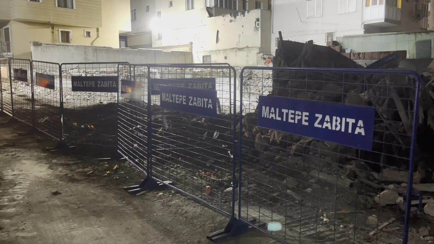 Maltepe'deki acı dolu bekleyiş sona erdi: Enkazdan geriye sadece boş bir arsa kaldı