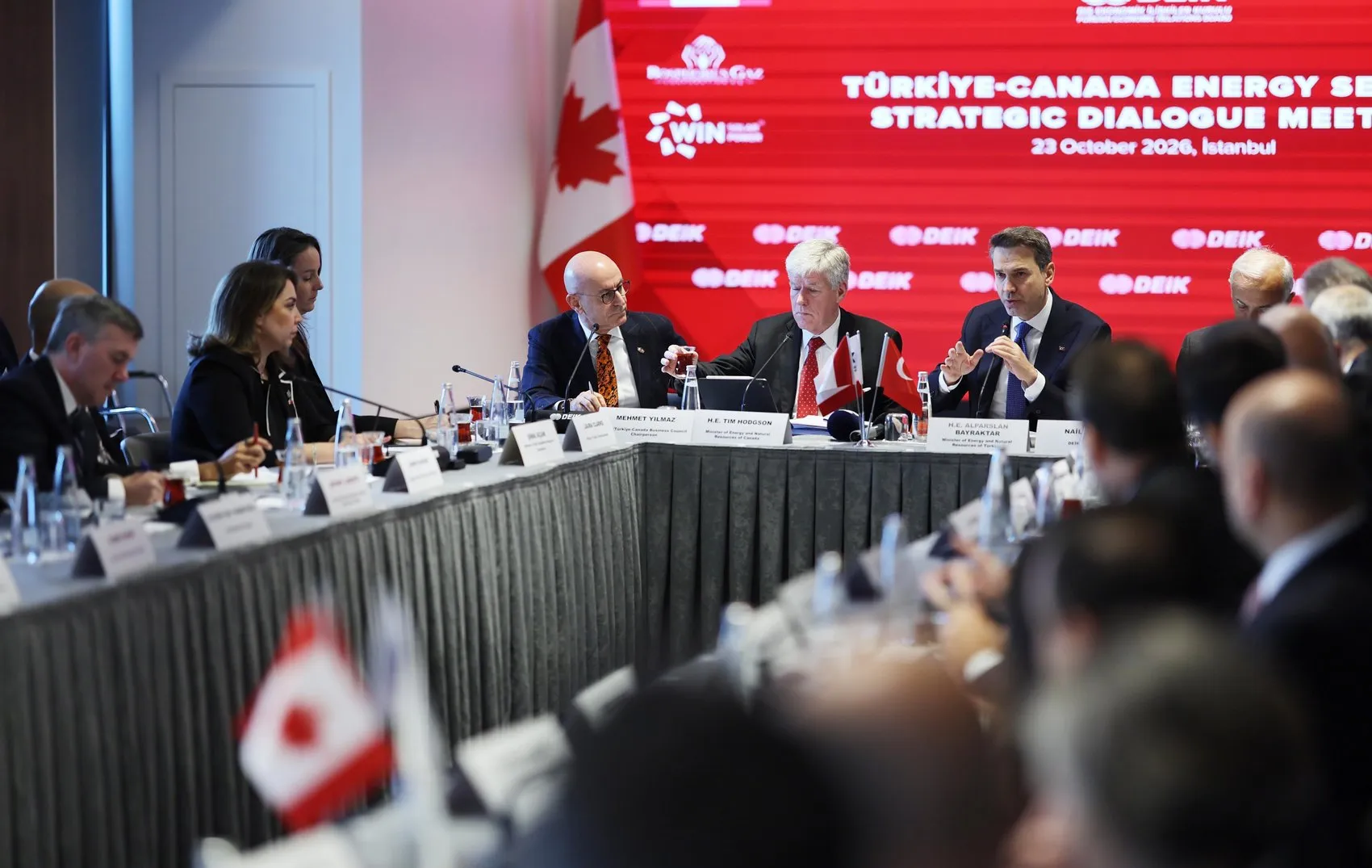 Enerji diplomasisinde yeni dönem: Türkiye küresel krizlere karşı köprü kuruyor