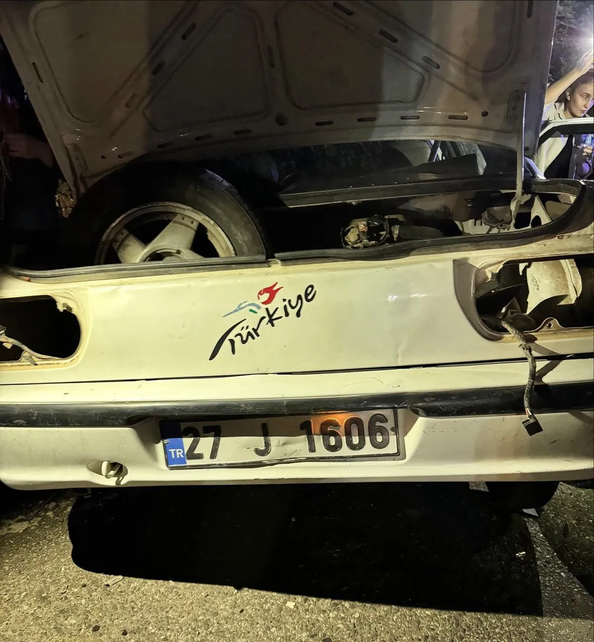 Gaziantep'te tarım işçilerini taşıyan araçla otomobil çarpıştı: Bir can kaybı var