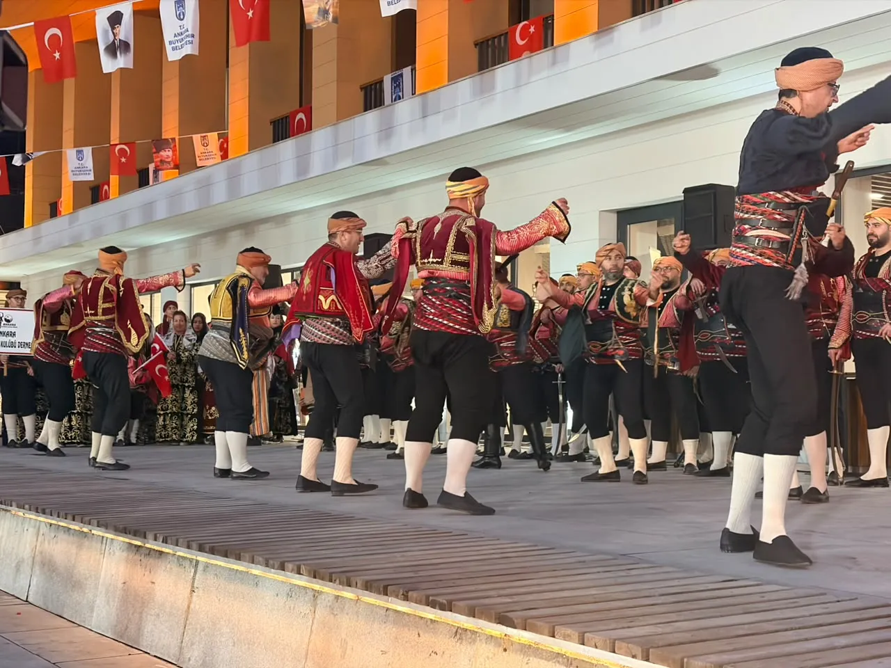 Makamlar Gelip Geçici, Asıl Olan Milletin Emaneti: Mansur Yavaş'tan Cumhuriyet Mesajı