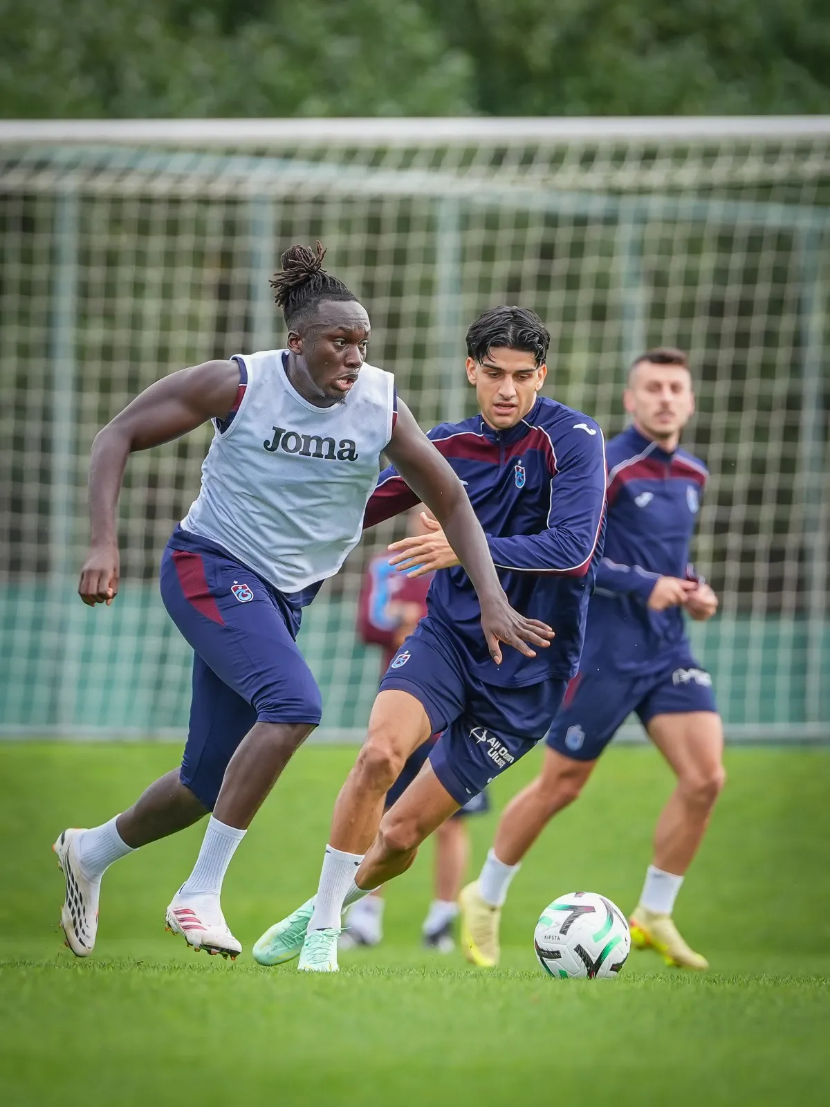 Bordo-Mavililerde Hearts Mesaisi Başladı: Hedef Avrupa'da Galibiyet