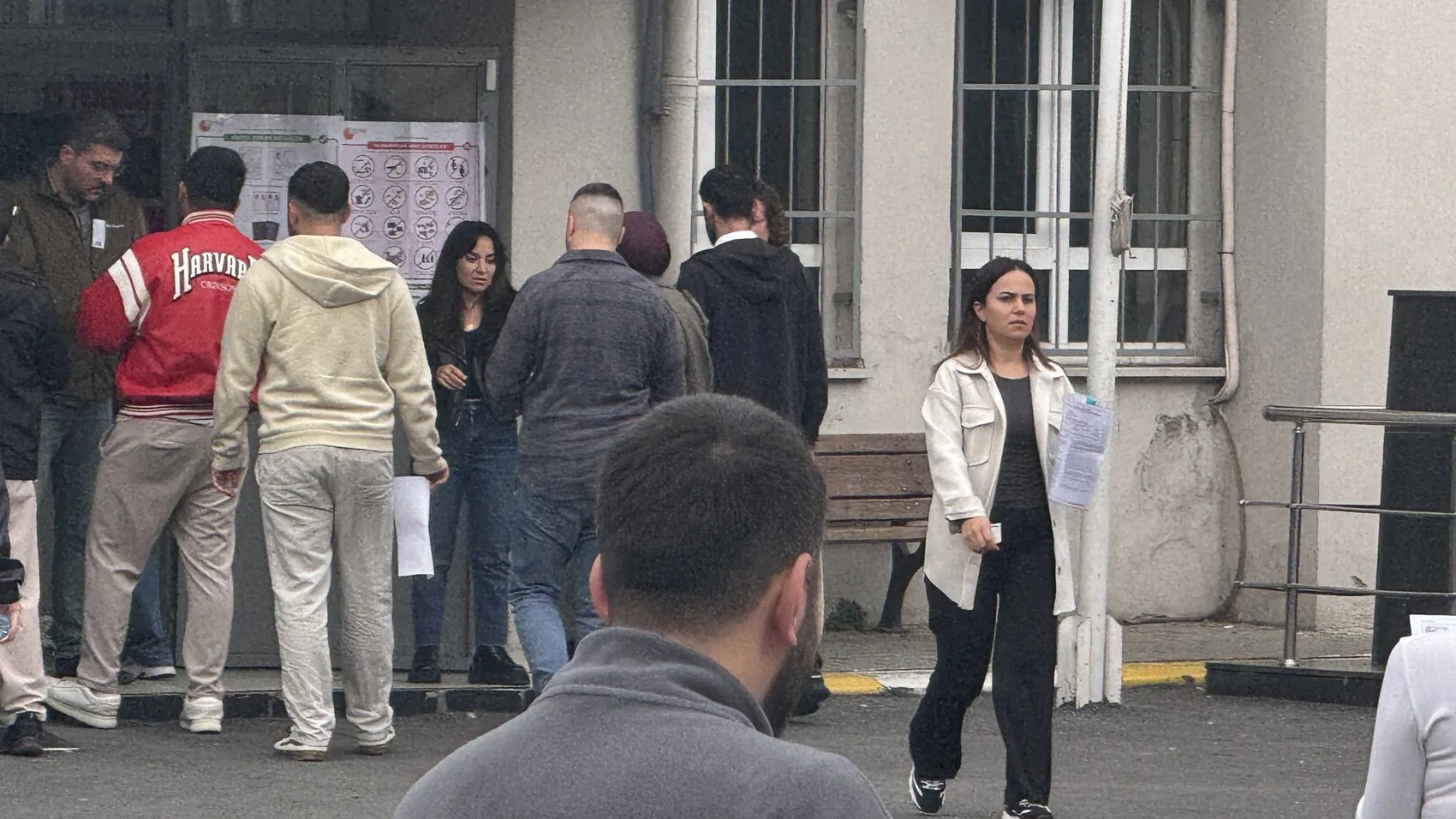 Sınav heyecanı hüsranla bitti: Yanlış binaya gitti, kapı yüzüne kapandı