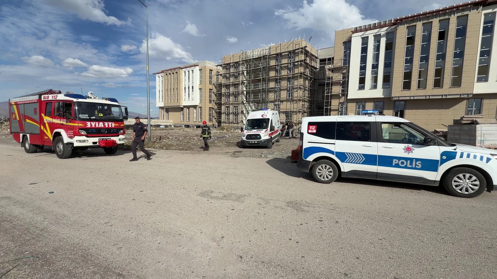 Erzurum'da inşaat faciası: Asansör montajı sırasında metrelerce aşağı çakıldı