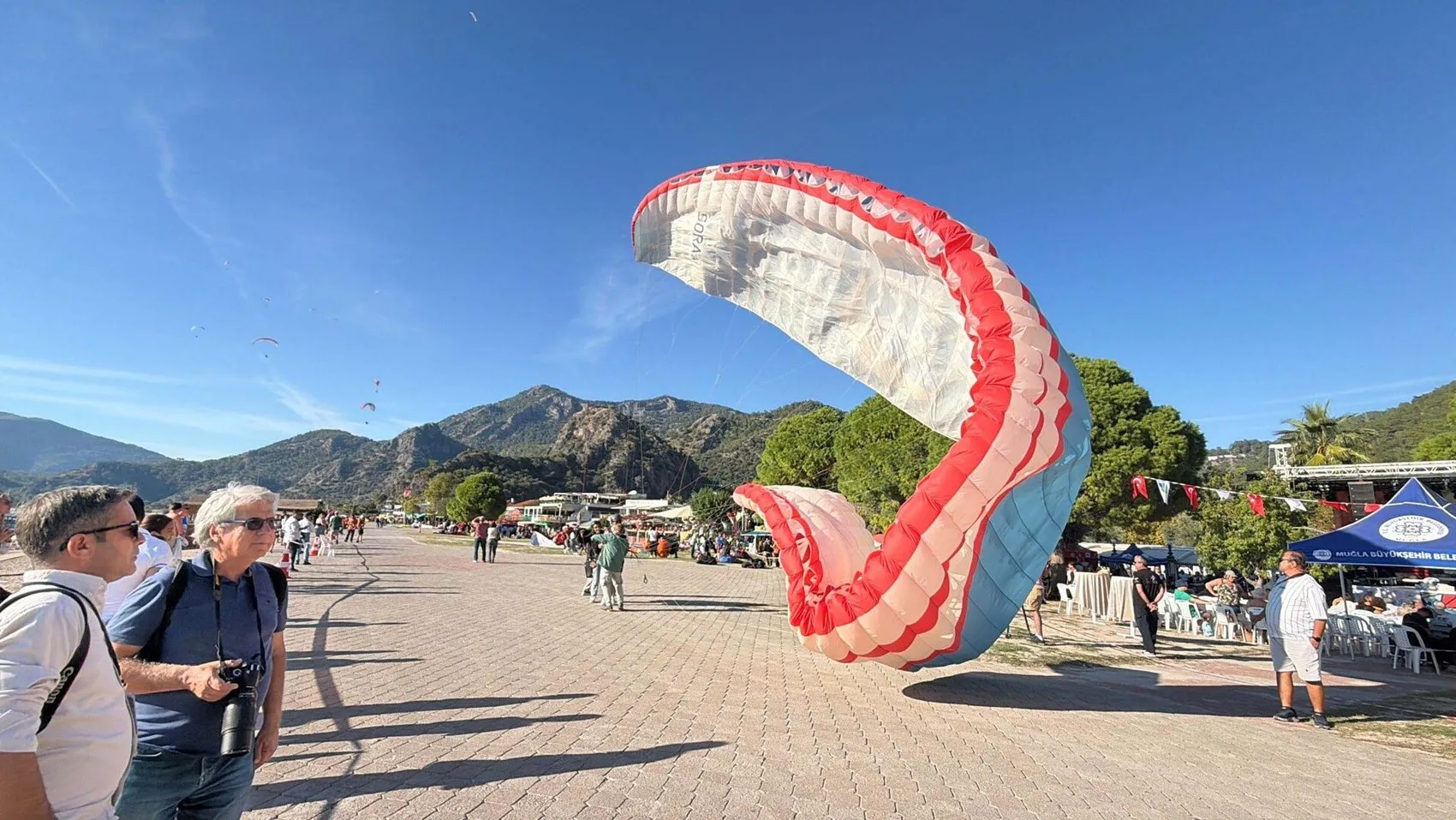 Gökyüzü Fethiye'de şenleniyor: 26. Uluslararası Ölüdeniz Hava Oyunları kapılarını açtı