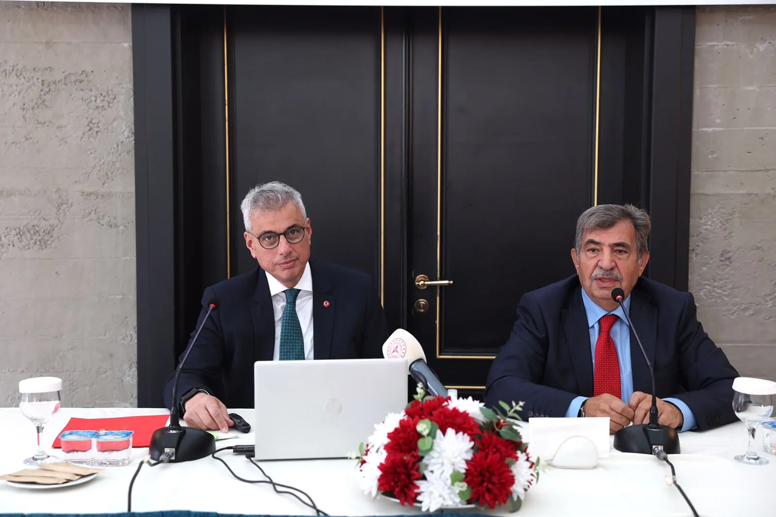 Genç nesil tütün kıskacında: 13-17 yaş grubunda her üç çocuktan biri sigara kullanıyor