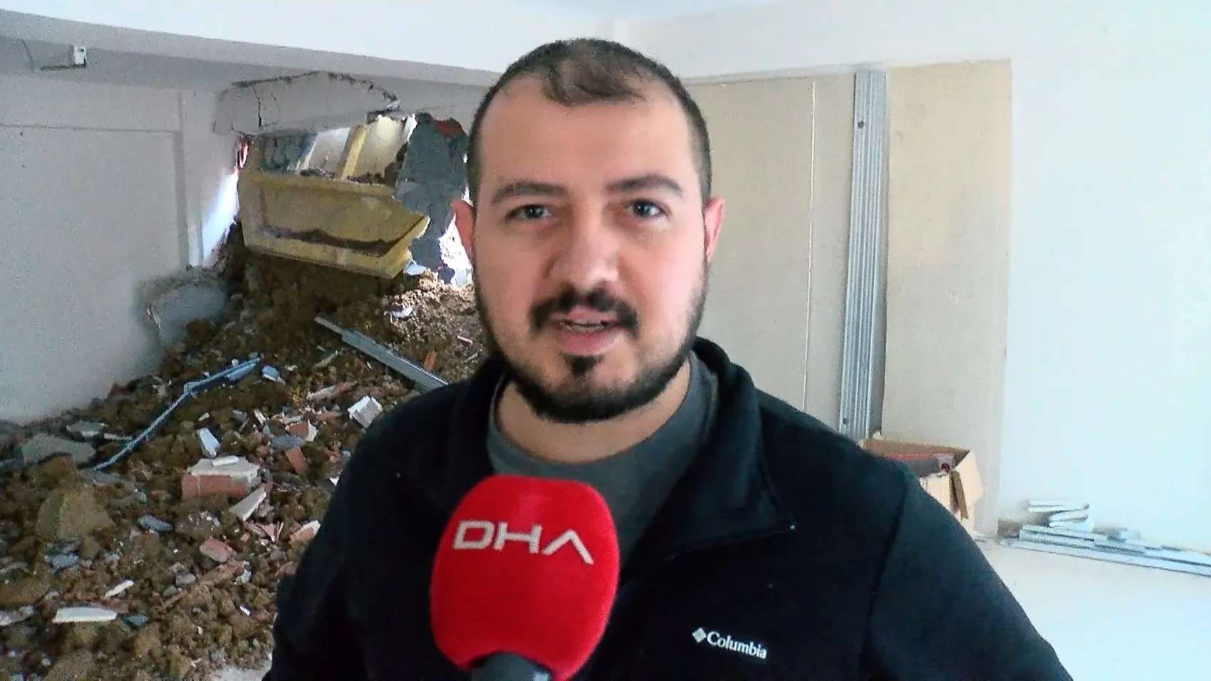 Pendik'te dehşet anları: Kamyonun altında kalmamak için hareket halindeki araçtan atladı