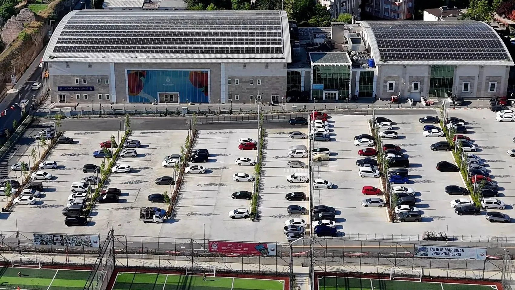 Fatih'in trafik yüküne 400 araçlık yeni nefes: Silivrikapı'da kapılar açıldı