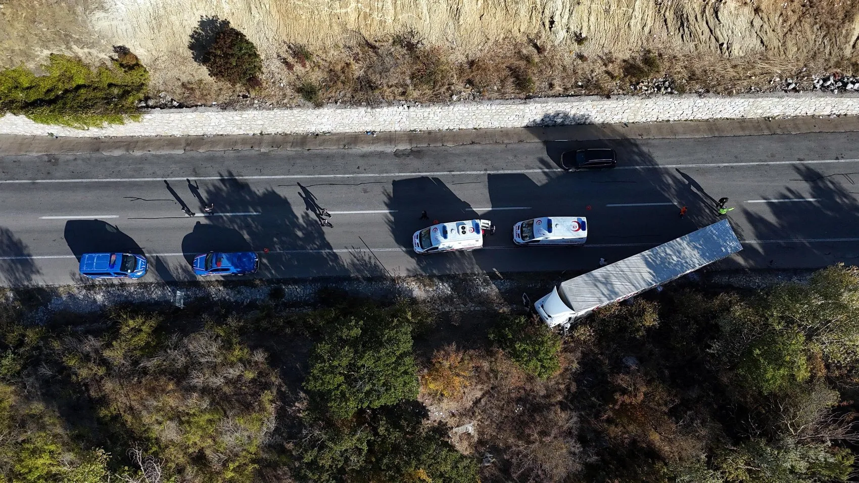 Edirne yolunda dehşet anları: TIR ile kamyonet çarpıştı