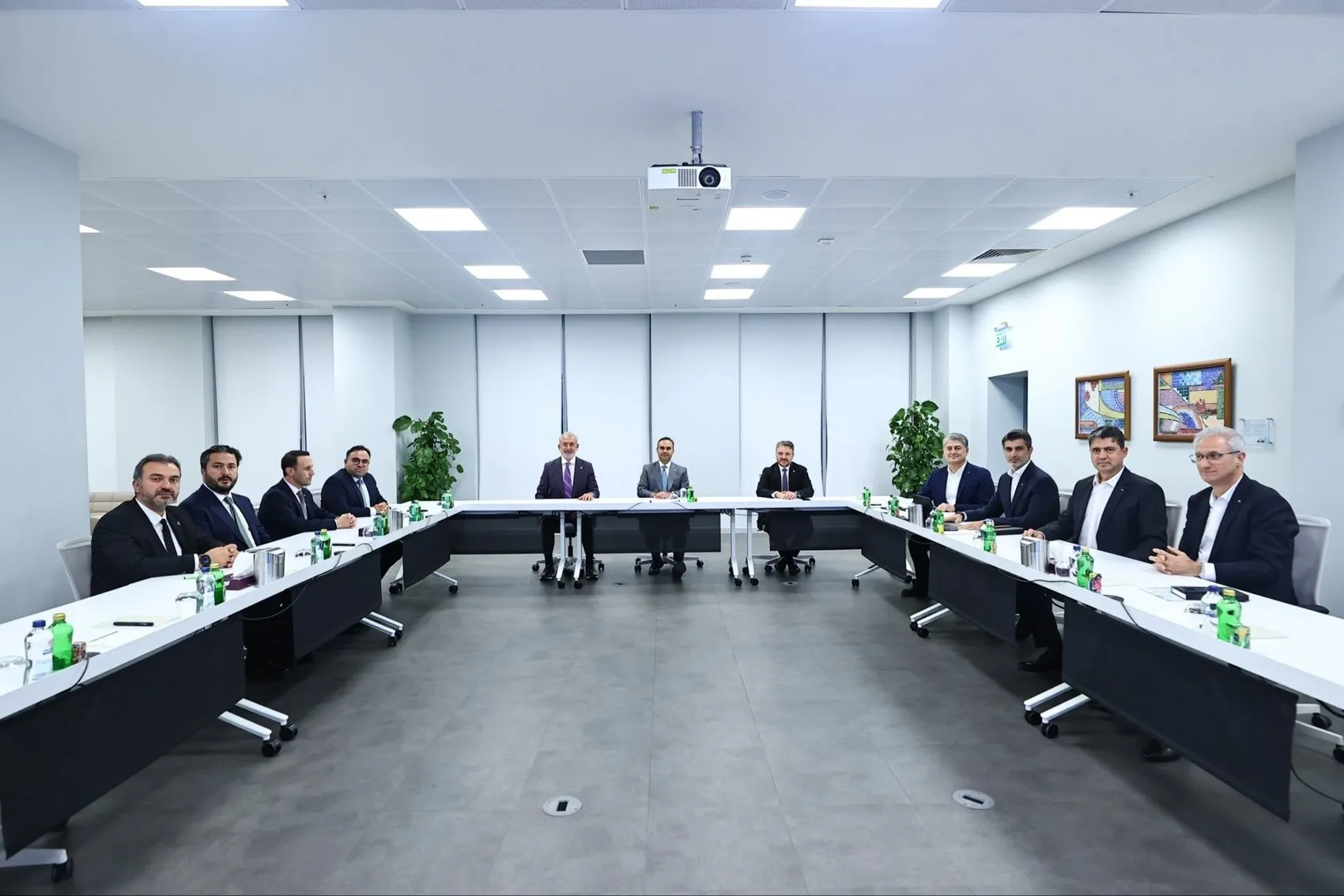 Bakan Kacır'ın TOGG mesaisi: Yeni modellerin üretim hattında neler yaşandı?