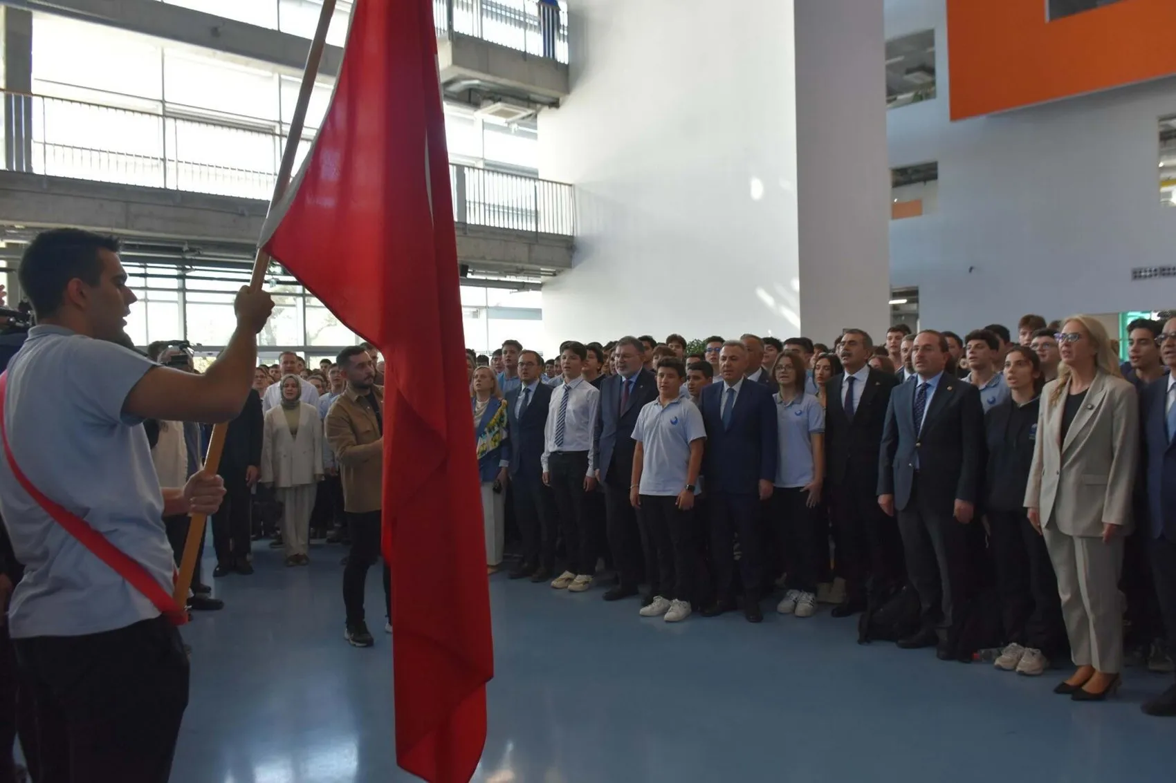 Gelecek nesillerin emaneti için eğitimde yeni dönem: Bakan Tekin İzmir'de açıkladı