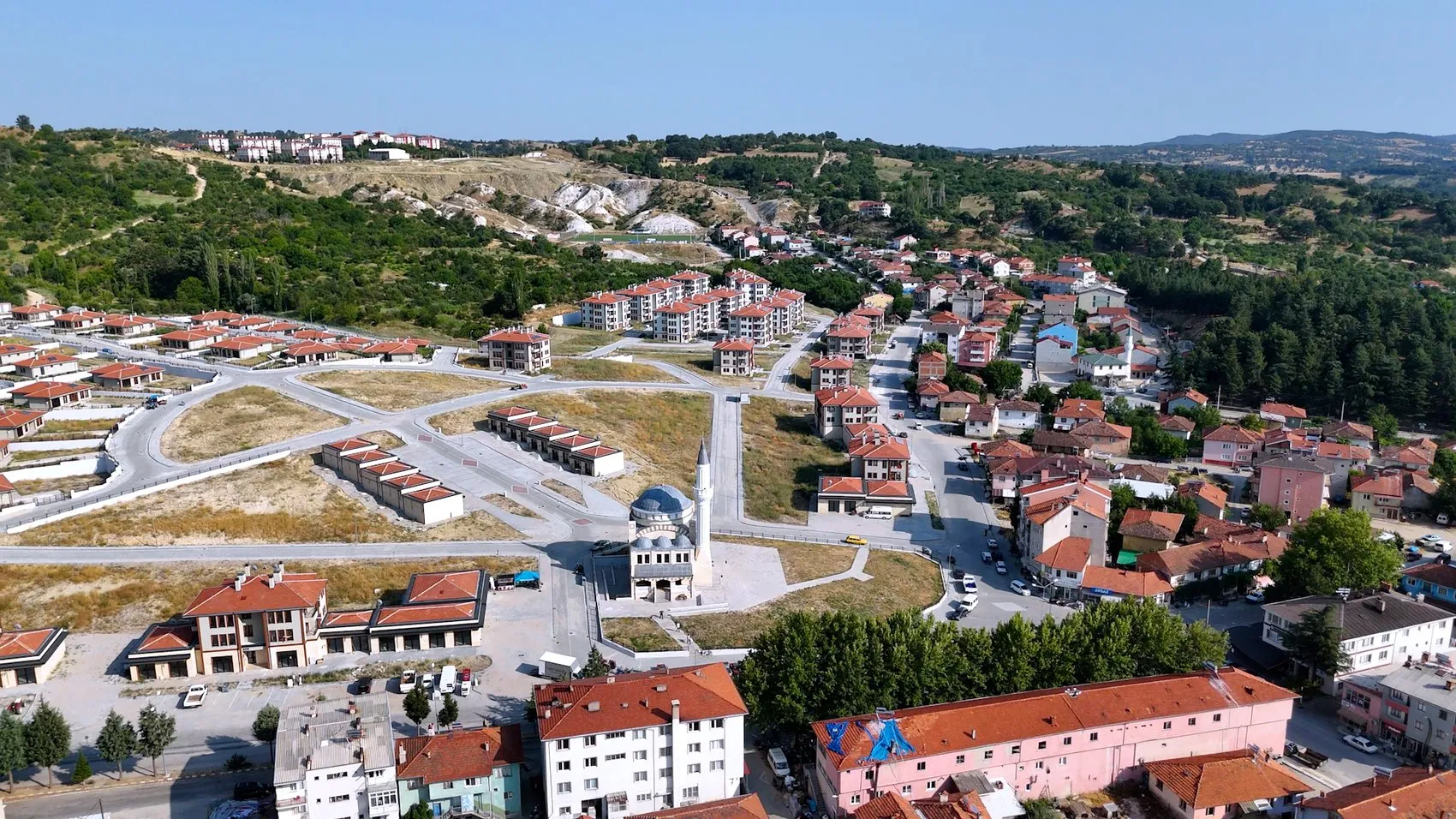 Kütahya'da dönüşümün yüzü güldü: Deprem korkusunu geride bırakan aileler yeni yuvalarında