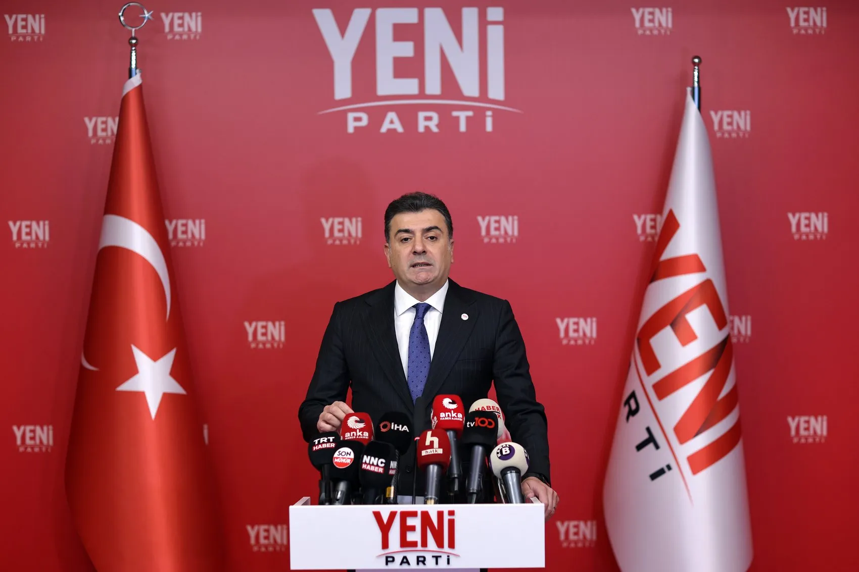 İzmir'de kulisleri hareketlendiren iddia: Yeni Parti'den Cemil Tugay çıkışı