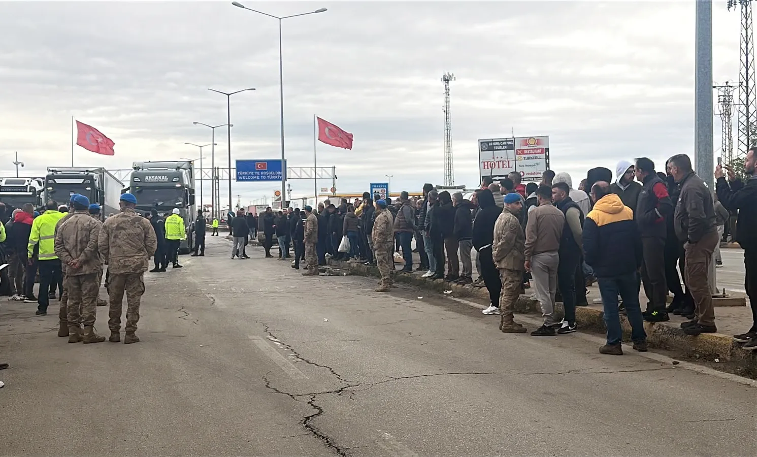 Sınır kapılarında vize krizi bitti: TIR şoförleri kontak açtı