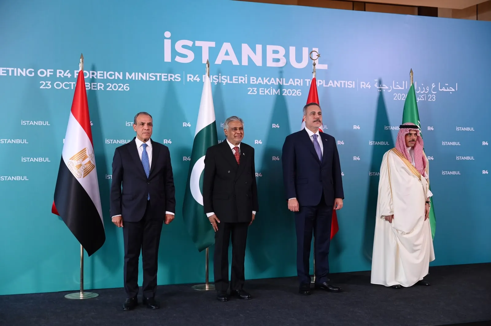 İstanbul'da kritik diplomasi trafiği: Dört ülkenin dışişleri bakanı bir araya geldi