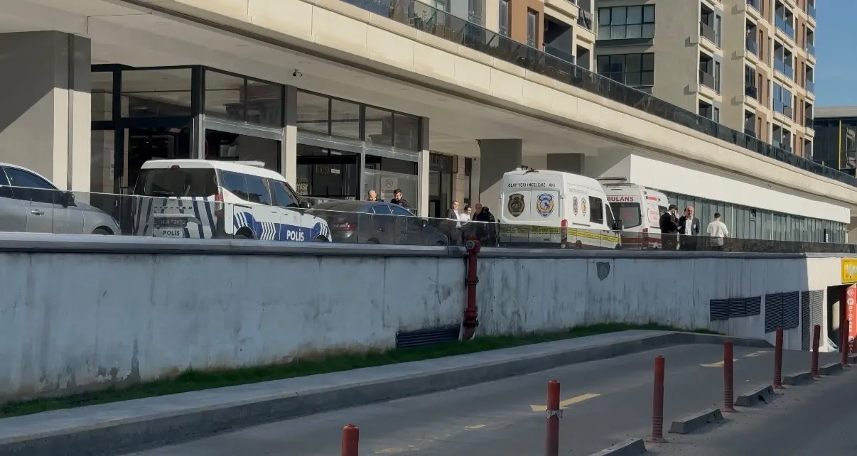 Büyükçekmece'deki lüks rezidansta kanlı hesaplaşma: Bir kişi hayatını kaybetti