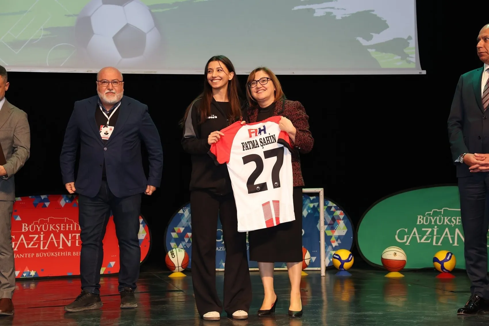 Gaziantep'ten dünyaya spor mesajı: Alman modelini rafa kaldıracak yeni bir vizyon başlıyor