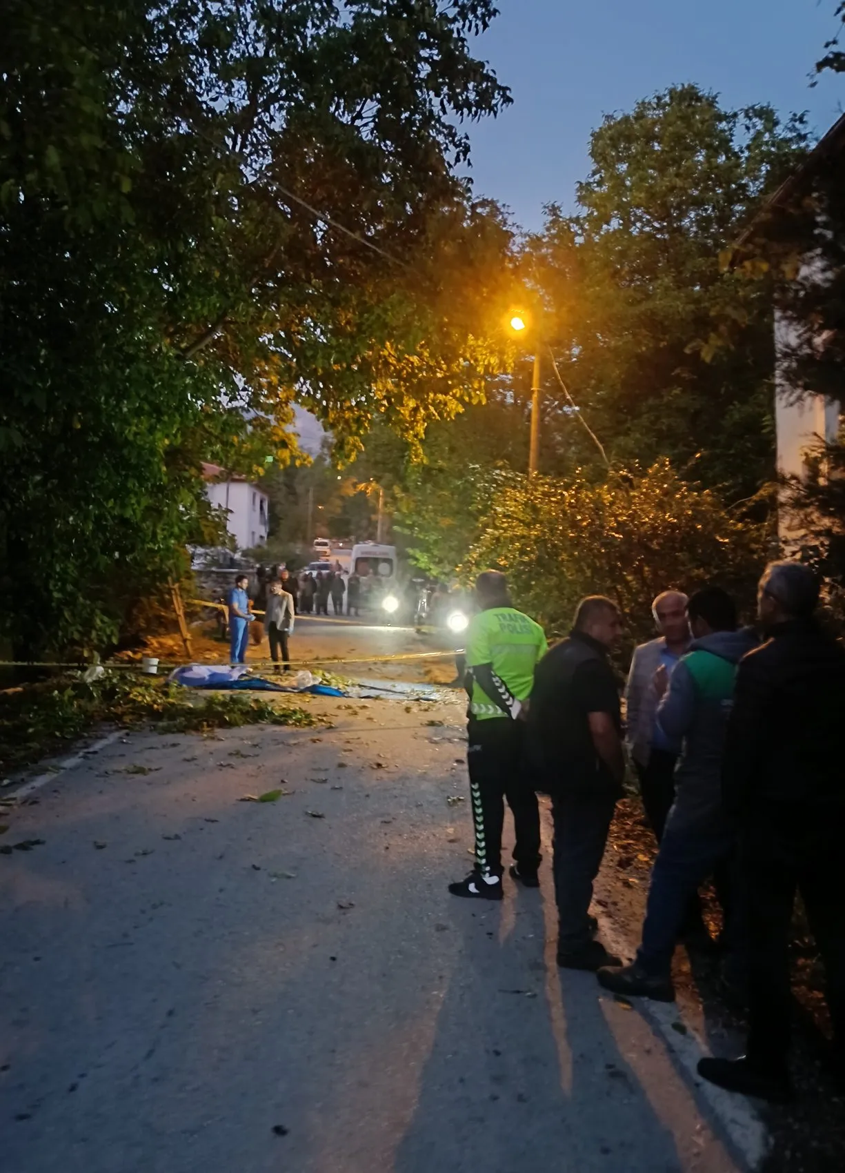 Burdur'da hasat vakti gelen acı son: Sekiz metre yükseklikten düşen yaşlı adam kurtarılamadı