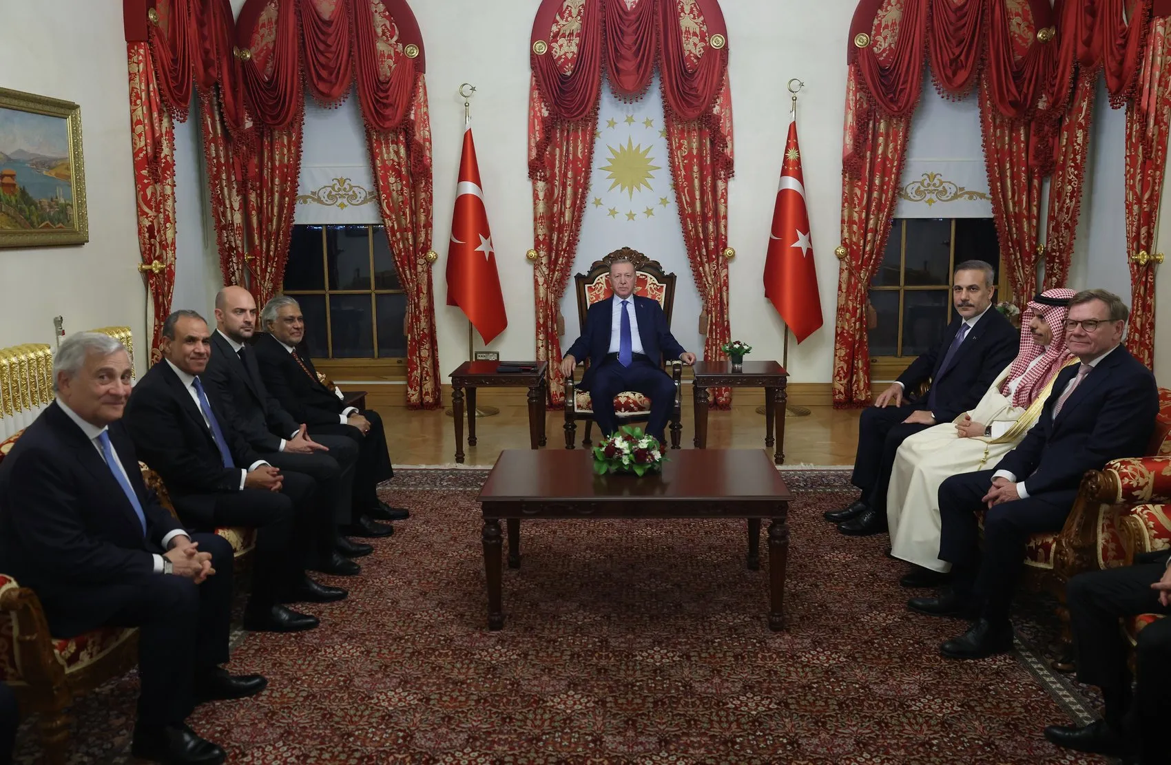 İstanbul'da kritik diplomasi trafiği: Erdoğan altı ülkenin dışişleri bakanını ağırladı