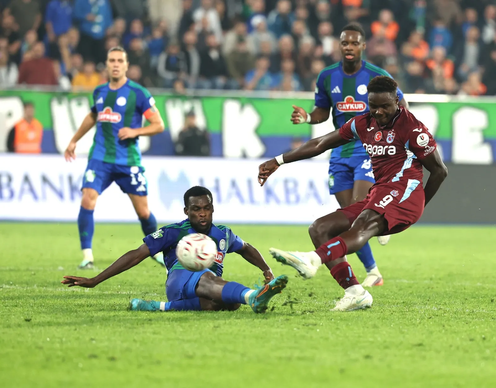 Trabzonspor'da sakatlık şoku: İki yıldız oyuncudan kötü haber geldi