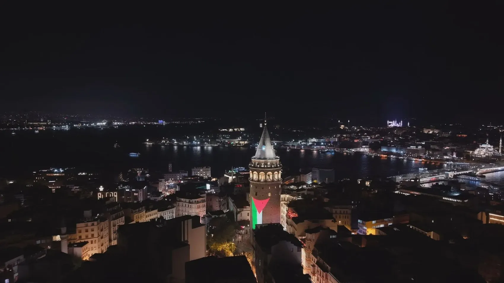 İstanbul'un simgesi Gazze için ışıklandı: Galata Kulesi'nden dünyaya mesaj
