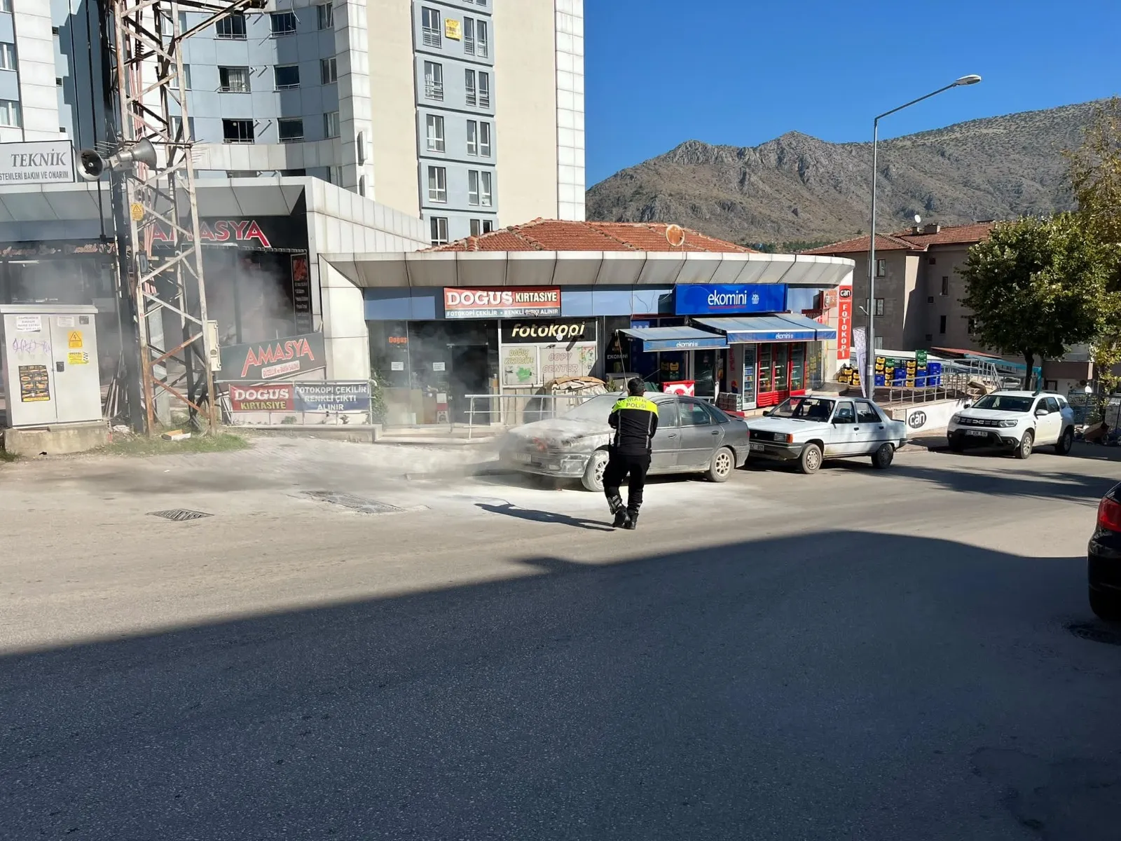 Sınav heyecanı yerini şoka bıraktı: KPSS'ye girdi, döndüğünde aracını küle dönmüş halde buldu
