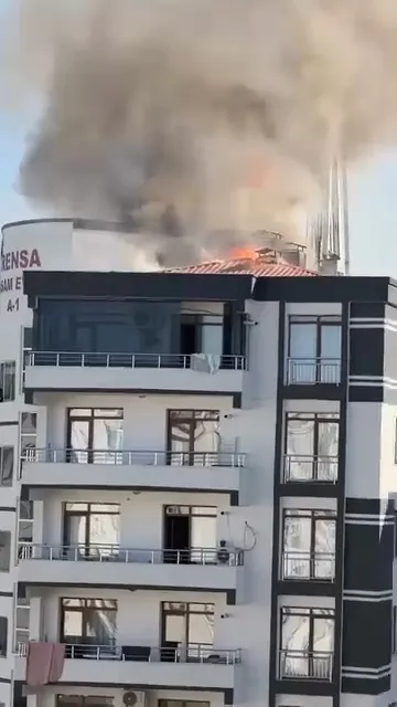 Diyarbakır'da korku dolu anlar: Çatı katında mahsur kalanlar son anda kurtarıldı
