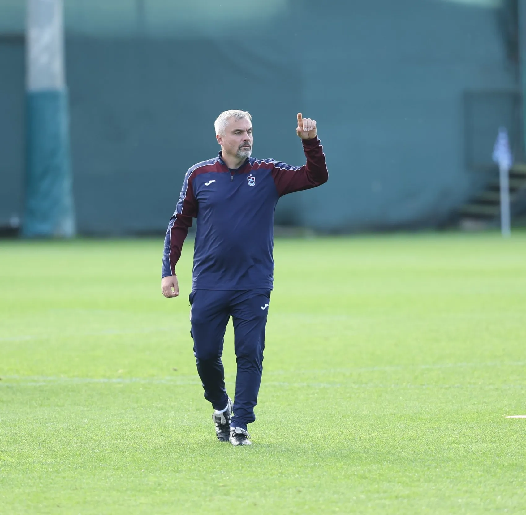 Bordo-mavililerde Hearts mesaisi bitti: Gözler kritik randevuya çevrildi