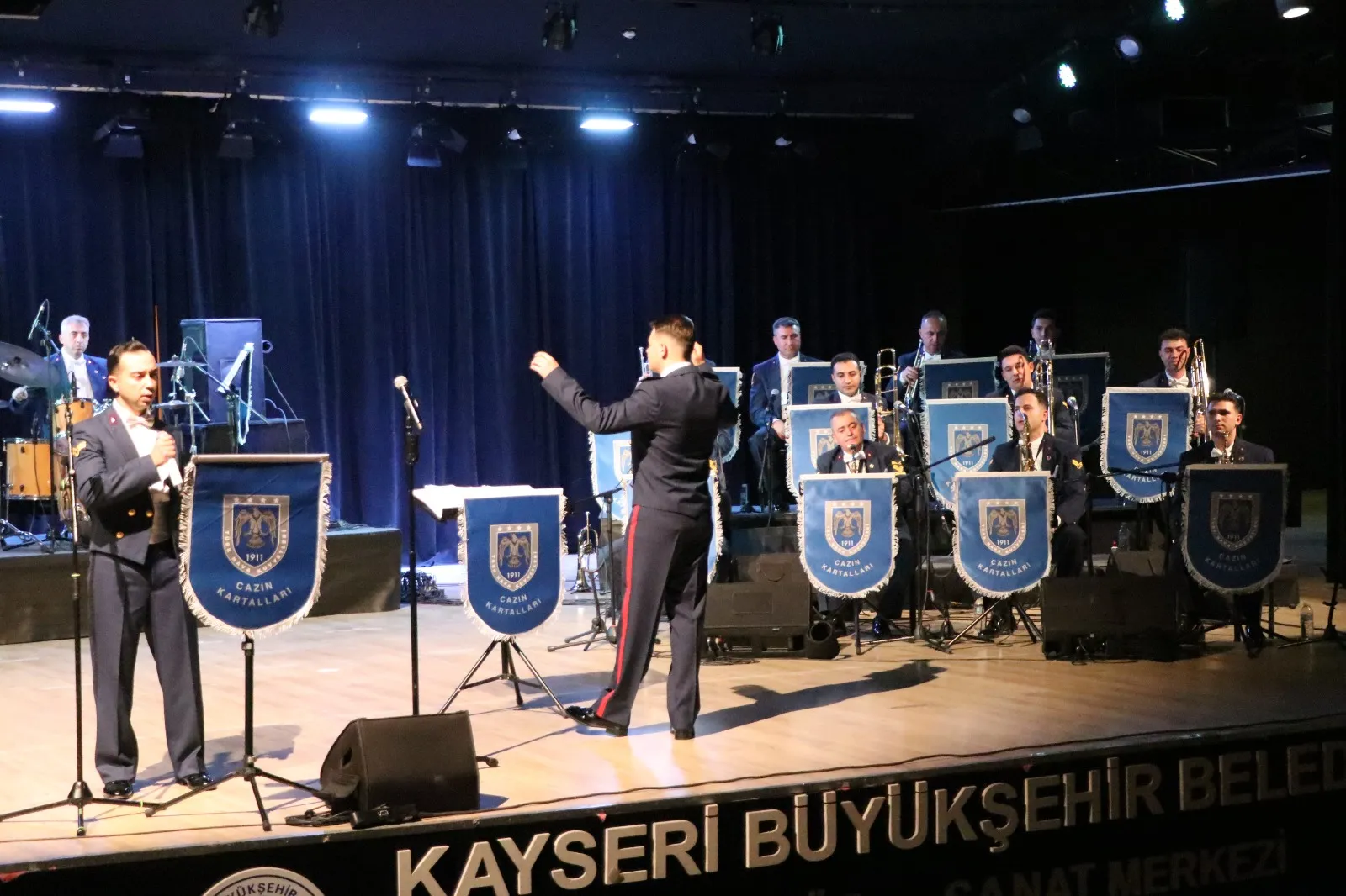 Havacılığın kalbi Kayseri'de asırlık gurur: Cazın Kartalları sahneye çıktı
