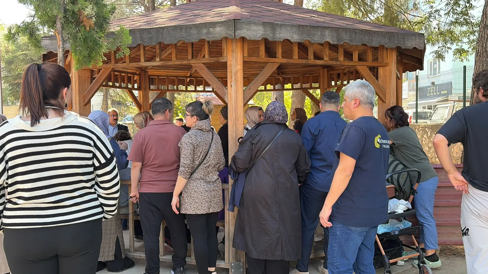 Bursa'daki okulda korku dolu anlar: 12 öğrenci hastanelik oldu