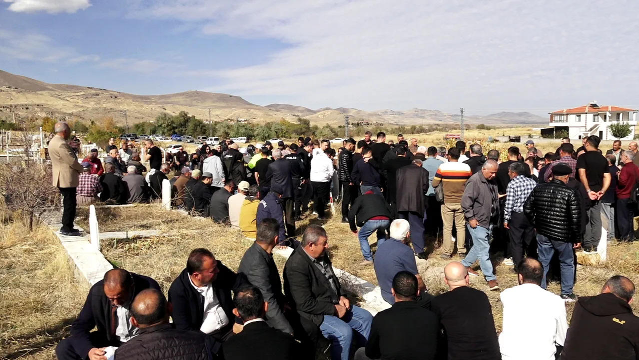 Veda vakti: Şemdinli'nin genç polisinden geriye 15 aylık bir yuva kaldı