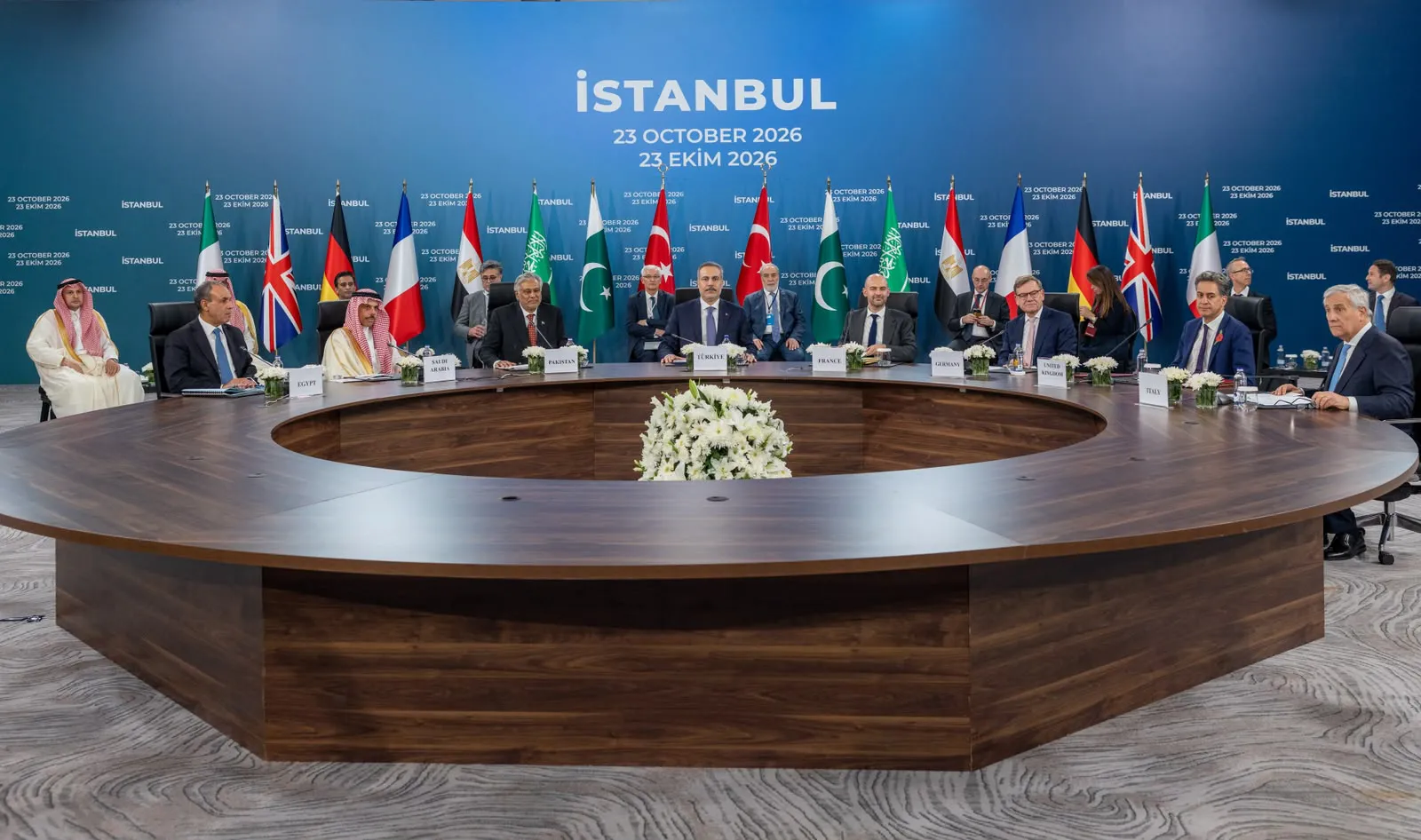 İstanbul'da kritik diplomasi trafiği: Bölgesel istikrar için dev zirve