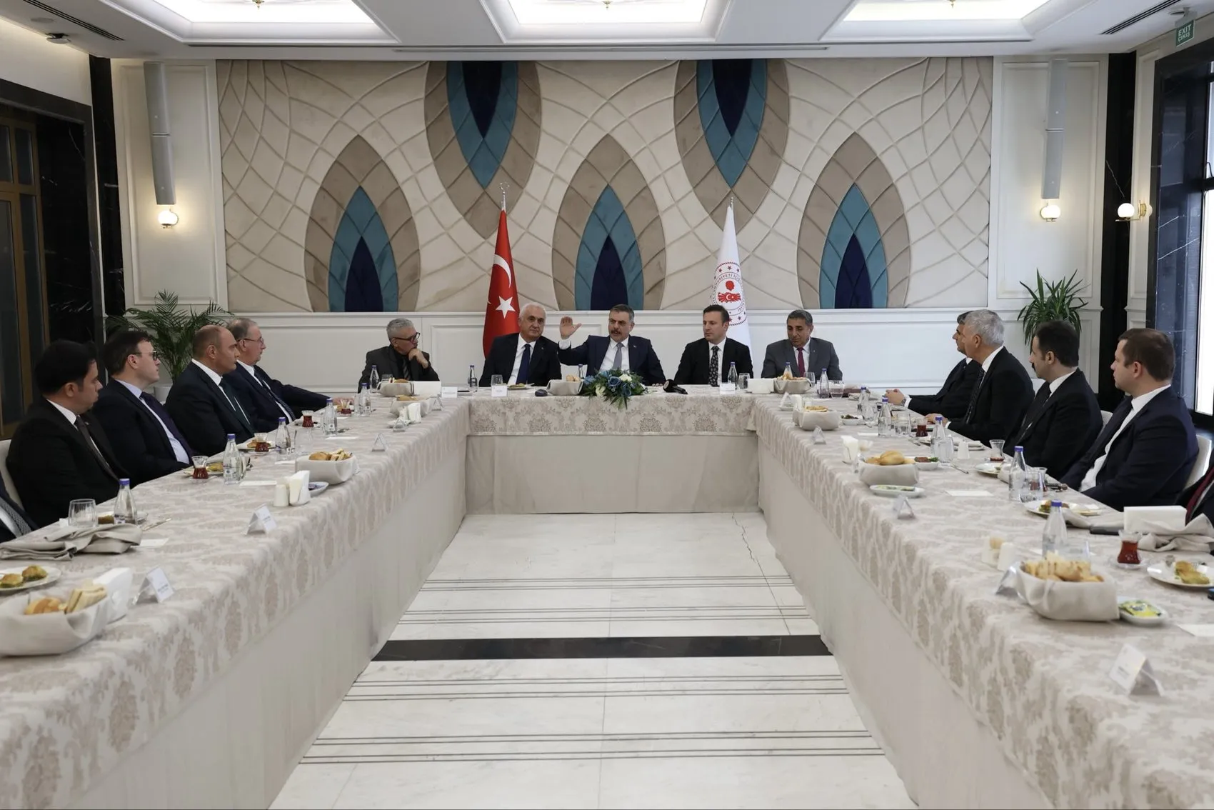 Devletin şefkat elini uzatan 17 isme özel takdir: Başarı kriteri hayır duası oldu