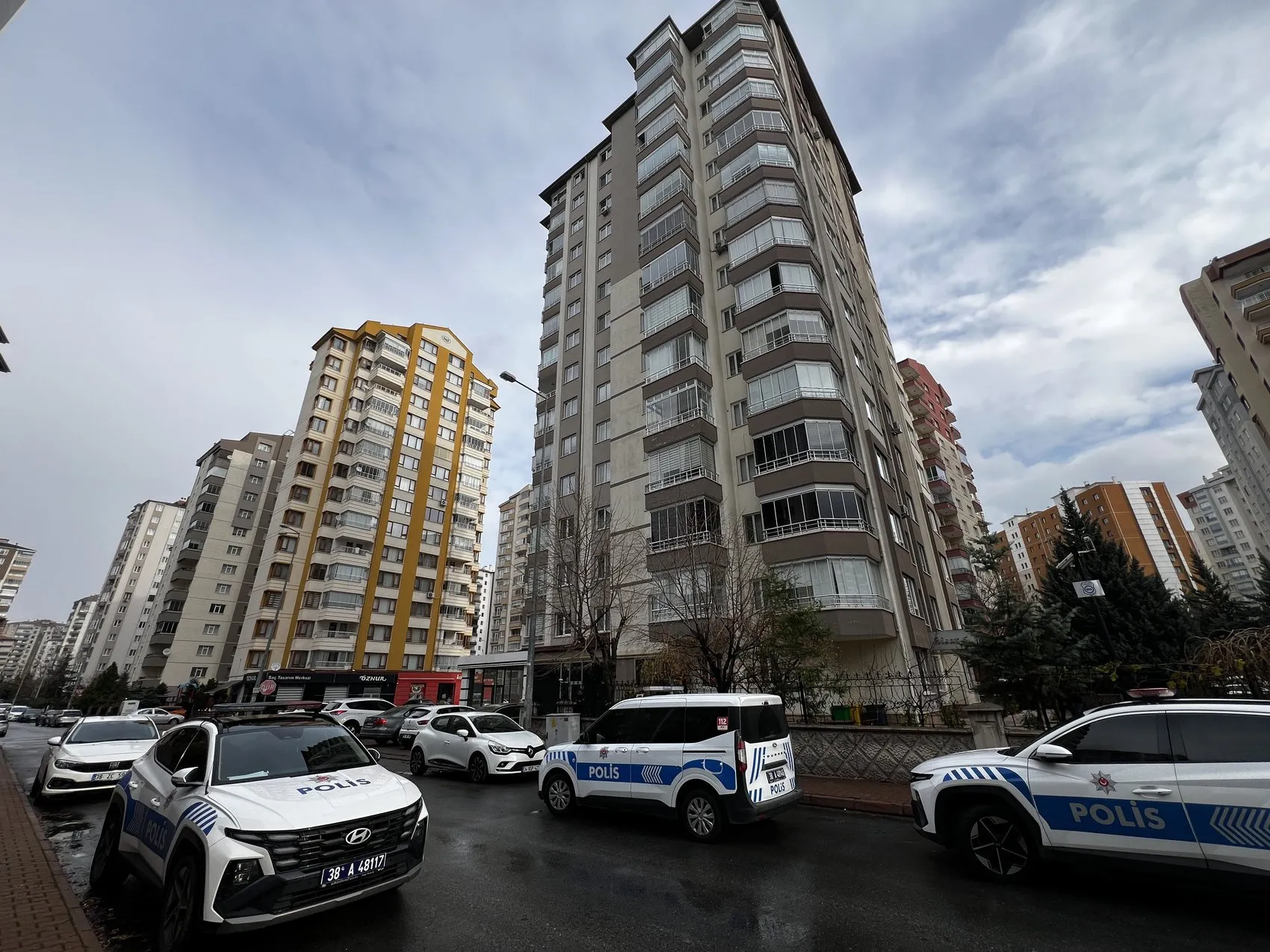 Emekli başçavuşun dehşet saçtığı o gün: Kapısını bile açamadığı eşini öldürmek için gittiği binada masum bir kadını hayattan kopardı