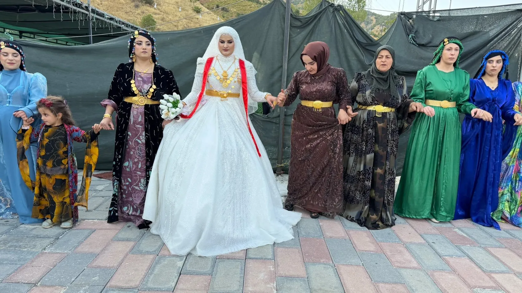 Şemdinli'de düğün masraflarına aşiret freni: Altın yüküne 11 Cumhuriyet sınırı