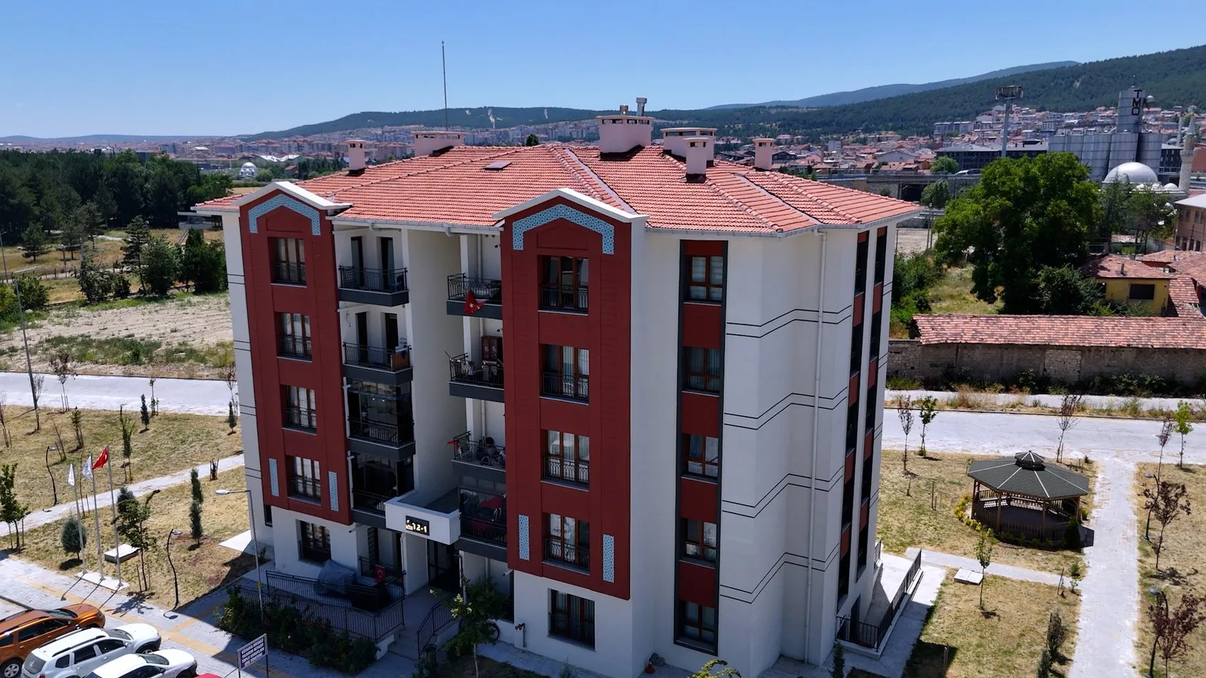 Kütahya'da dönüşümün yüzü güldü: Deprem korkusunu geride bırakan aileler yeni yuvalarında