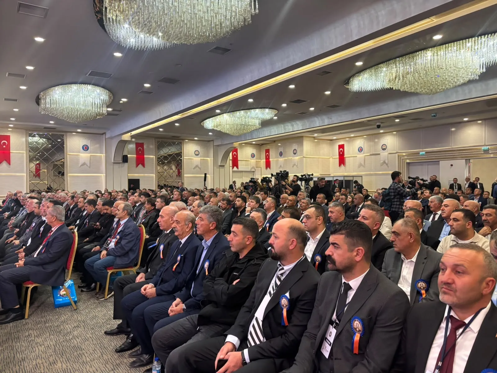 Bakan Uraloğlu'ndan sendikalara mesaj: İşçi ile kurulan diyalog köprüsü güçlenecek