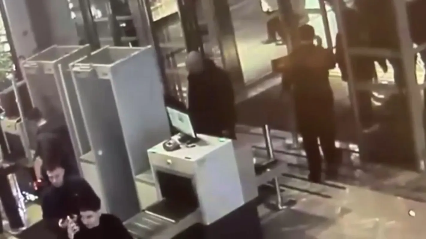 Maslak'ta dehşet dolu anlar: Ellerindeki bağlarla bekçiye sığındı