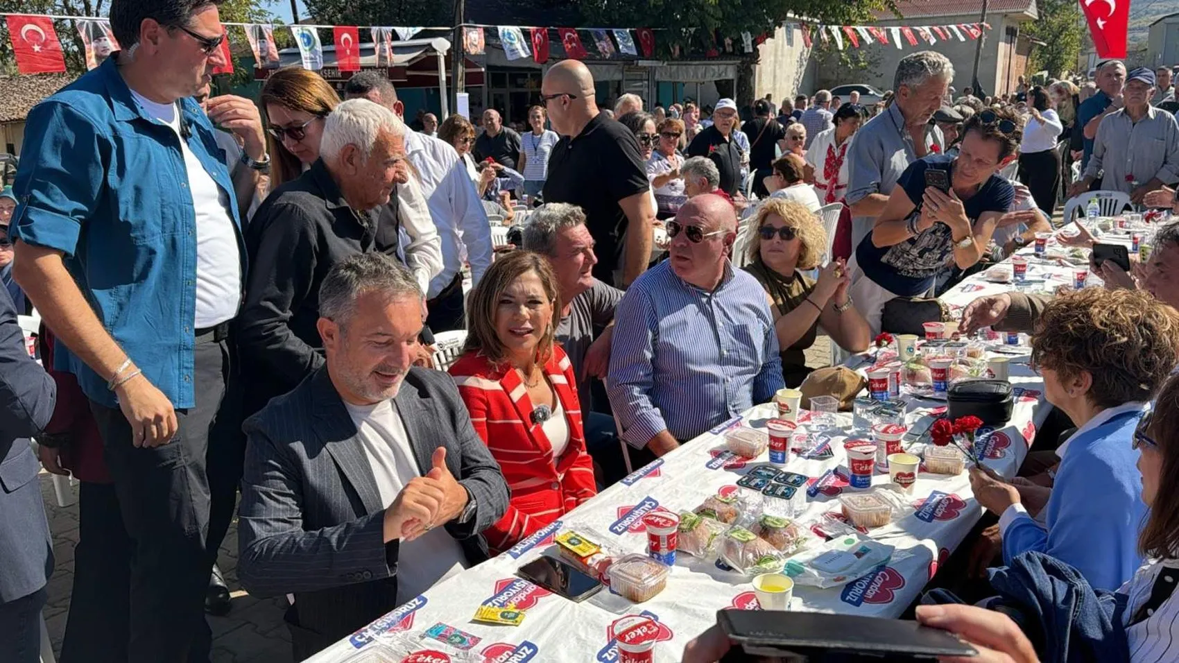Geçmişin izinde ortak sofra: Mübadil torunları Tekirdağ'da hasat bereketini paylaştı