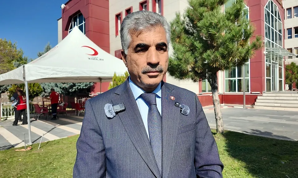 Erciş'te 15 Yıllık Hüzün: Deprem Kayıpları Dualarla Anıldı