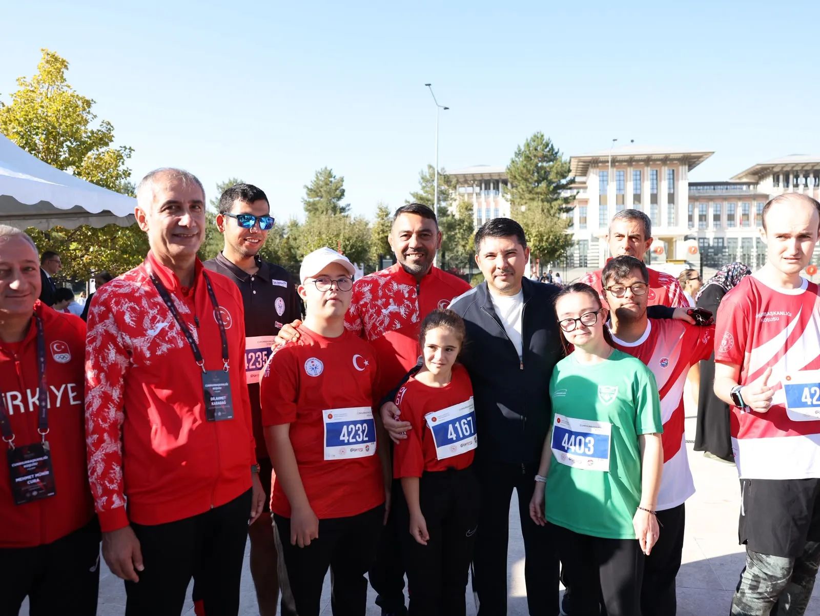 Ankara'da dev organizasyon: 4 bin sporcu başkent sokaklarını maraton alanına çevirdi