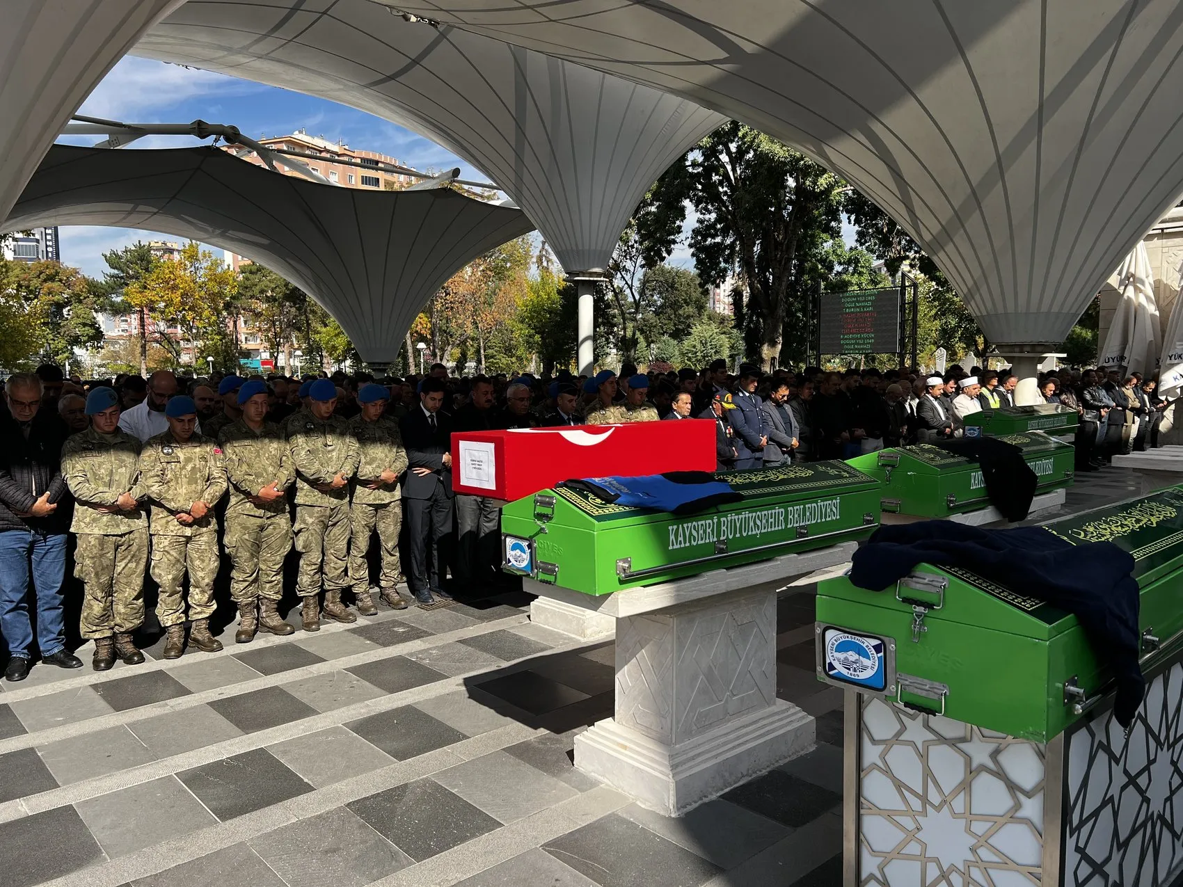 Zirve yolculuğu hüzünle bitti: Erciyes'in deneyimli rehberi son yolculuğuna uğurlandı