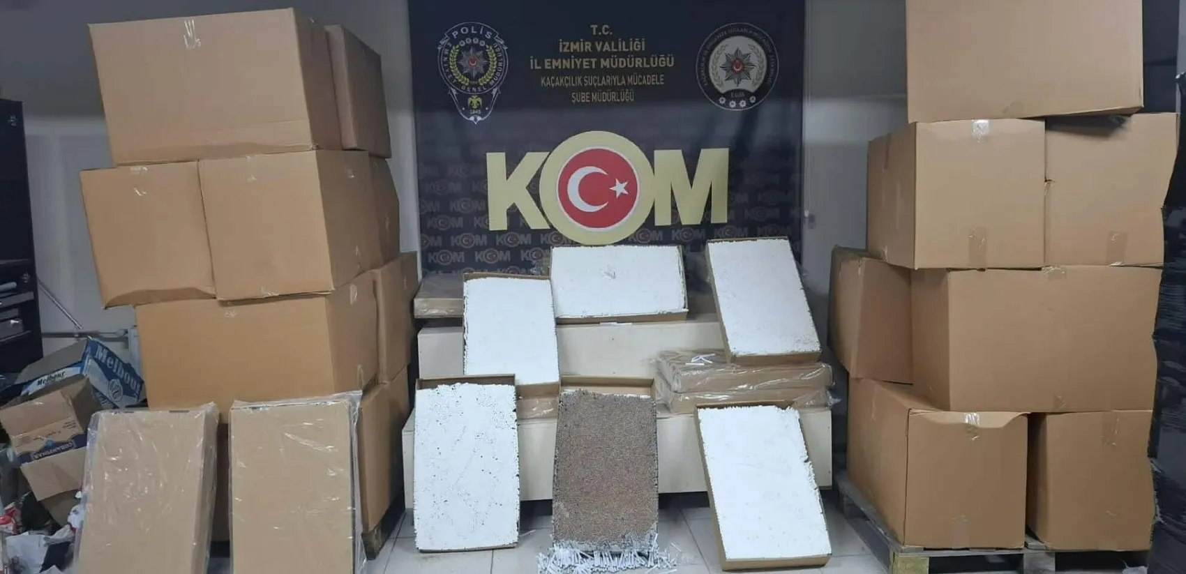 Gaziemir sokaklarında kaçak tütün operasyonu: Milyonluk sevkiyat engellendi