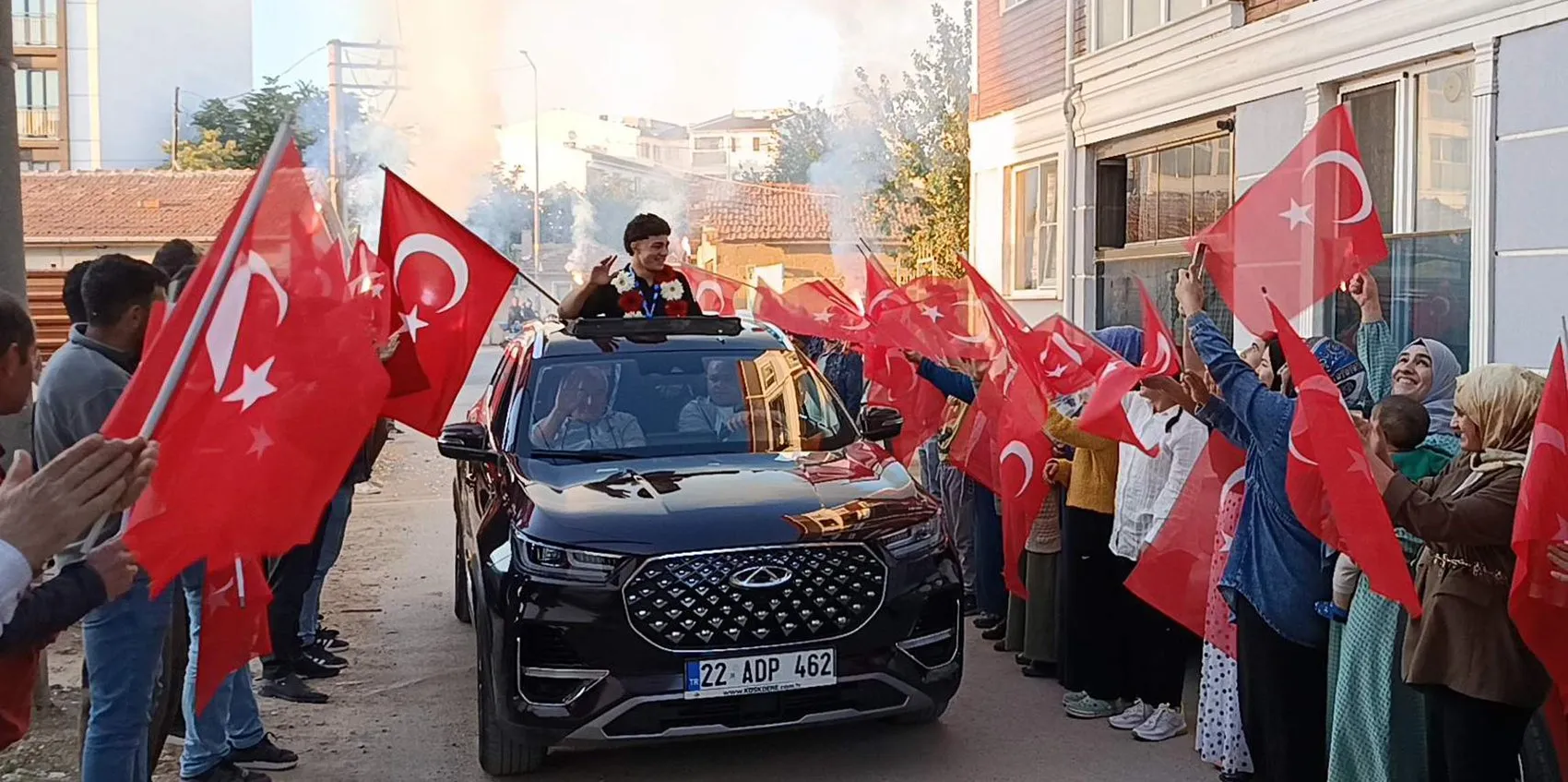 Edirne'nin genç pehlivanı minderde devleşti: Balkan şampiyonluğunu Filistin'e adadı