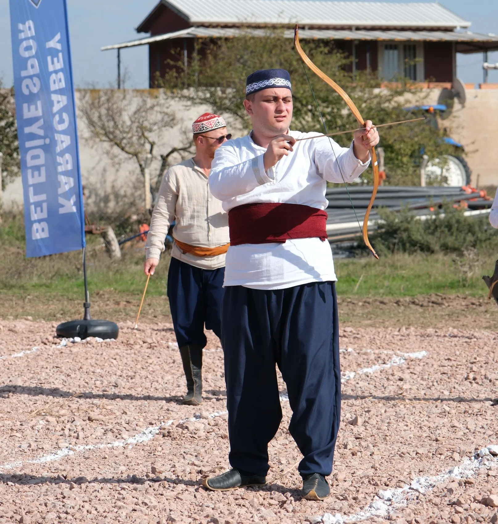 Karacabey'de Oklar Hedefi 12'den Vurmak İçin Havalandı: 204 Sporcu Şampiyonluk İçin Ter Döküyor