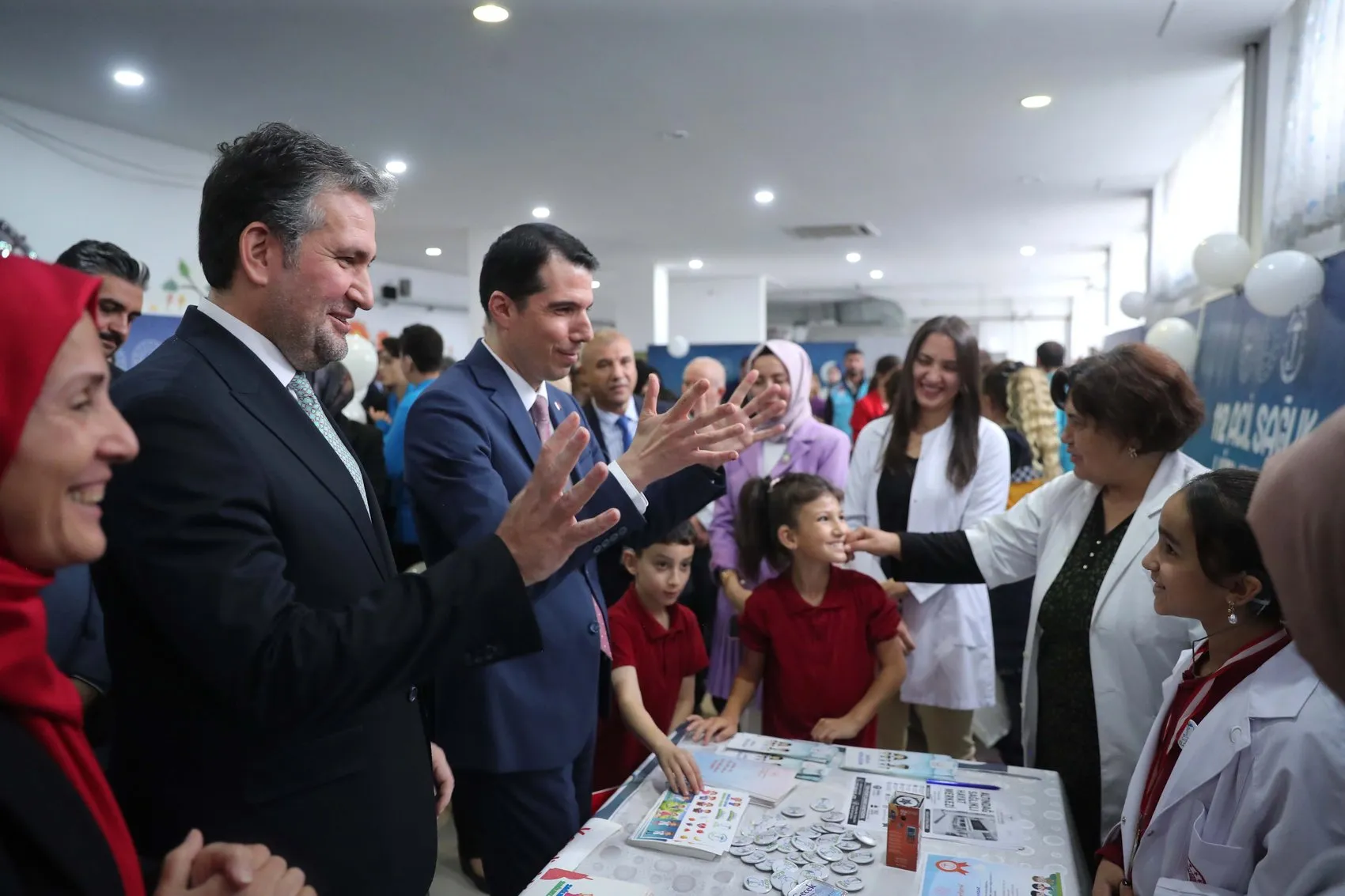 Minik Ellerden Büyük Sorumluluk: İşitme Engelli Öğrenciler Sağlık Elçisi Oldu