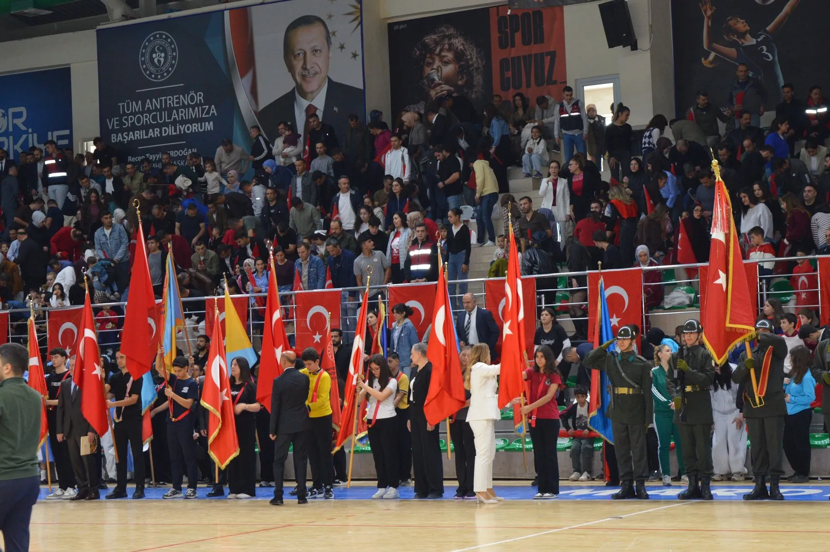 Mardin'de Cumhuriyetin 103. Yılı: Dört Dilde Yükselen Kardeşlik Ezgisi