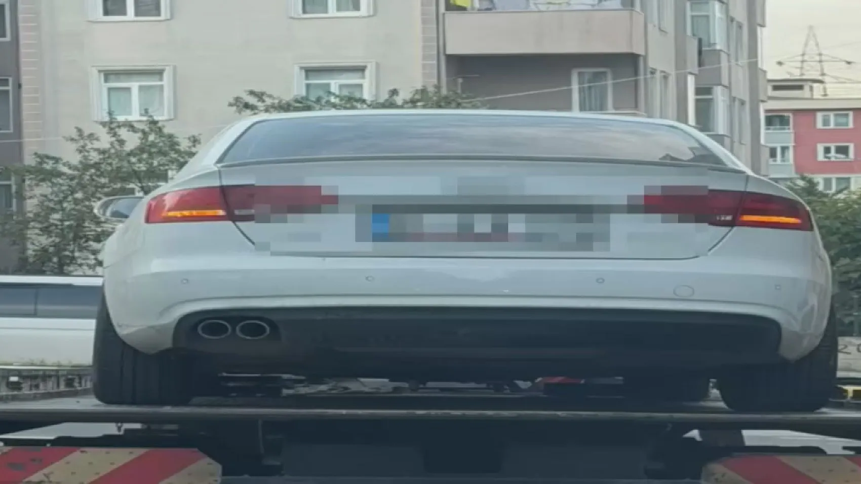 Esenyurt sokaklarında havadan takip: Uyuşturucu tacirlerine dronlu baskın
