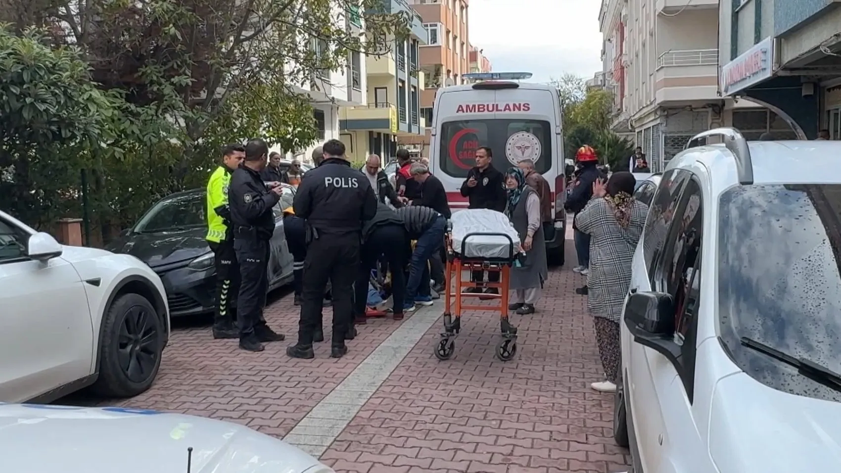 Trafikte başlayan gerilim kanlı bitti: Evinin önünde dehşeti yaşattılar