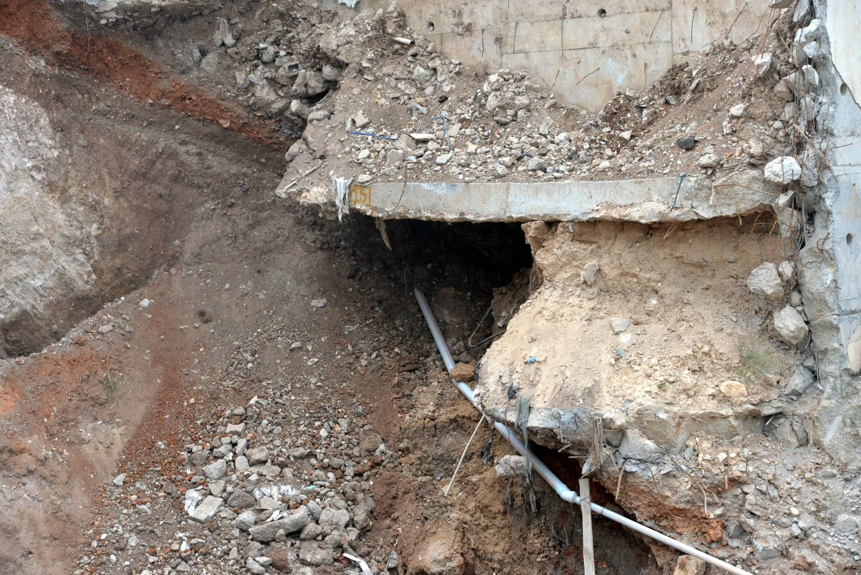 Kahramanmaraş'ta temel kazısı kabusu: Müteahhit kaçtı, mahalleli çaresiz kaldı