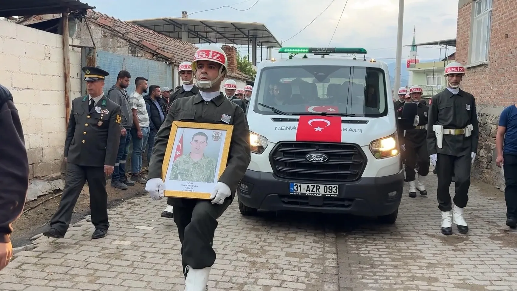 Aydın şehidini son yolculuğuna uğurladı: Çine'de hüzünlü veda